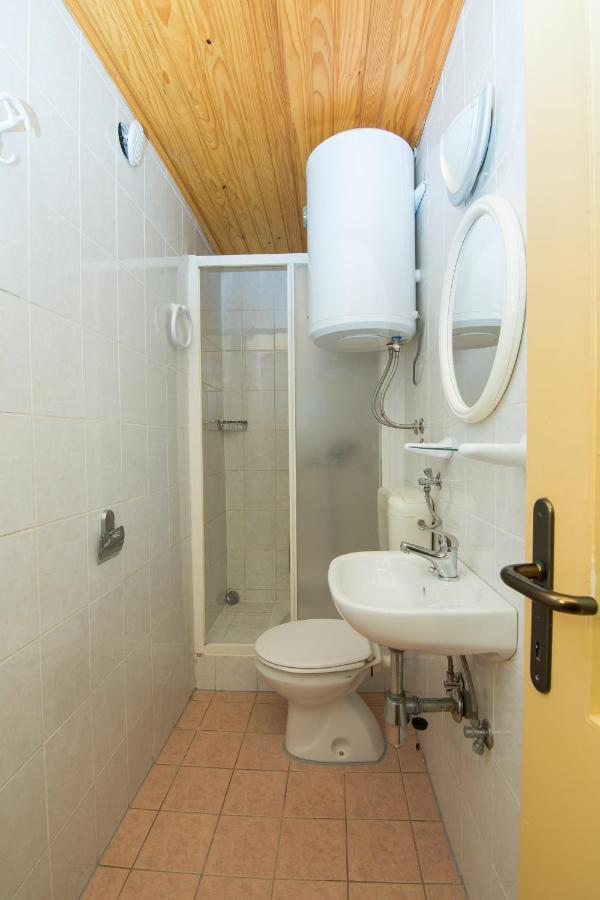 Hostel Flora マリ・ロシニュ エクステリア 写真