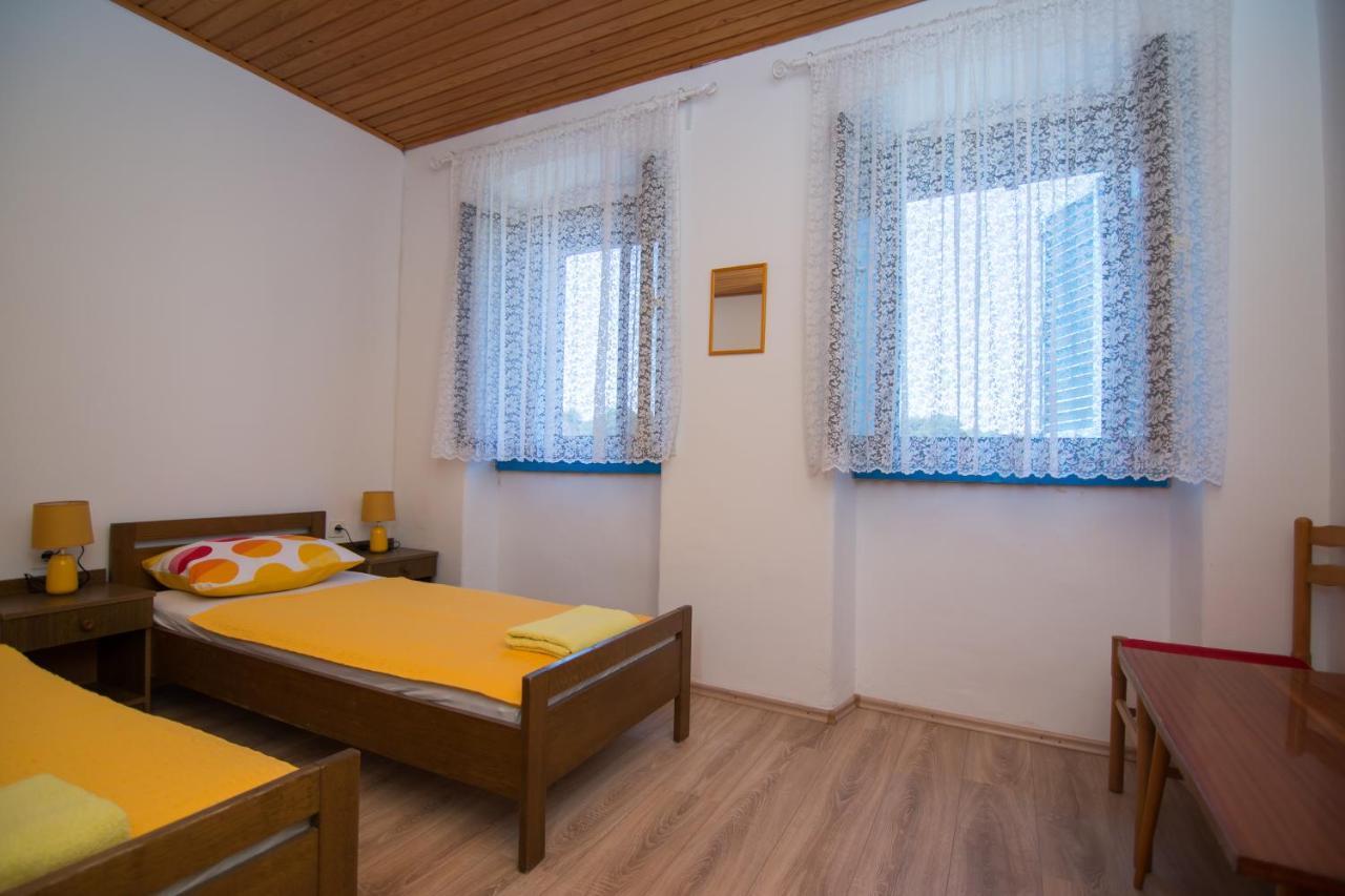 Hostel Flora マリ・ロシニュ 部屋 写真