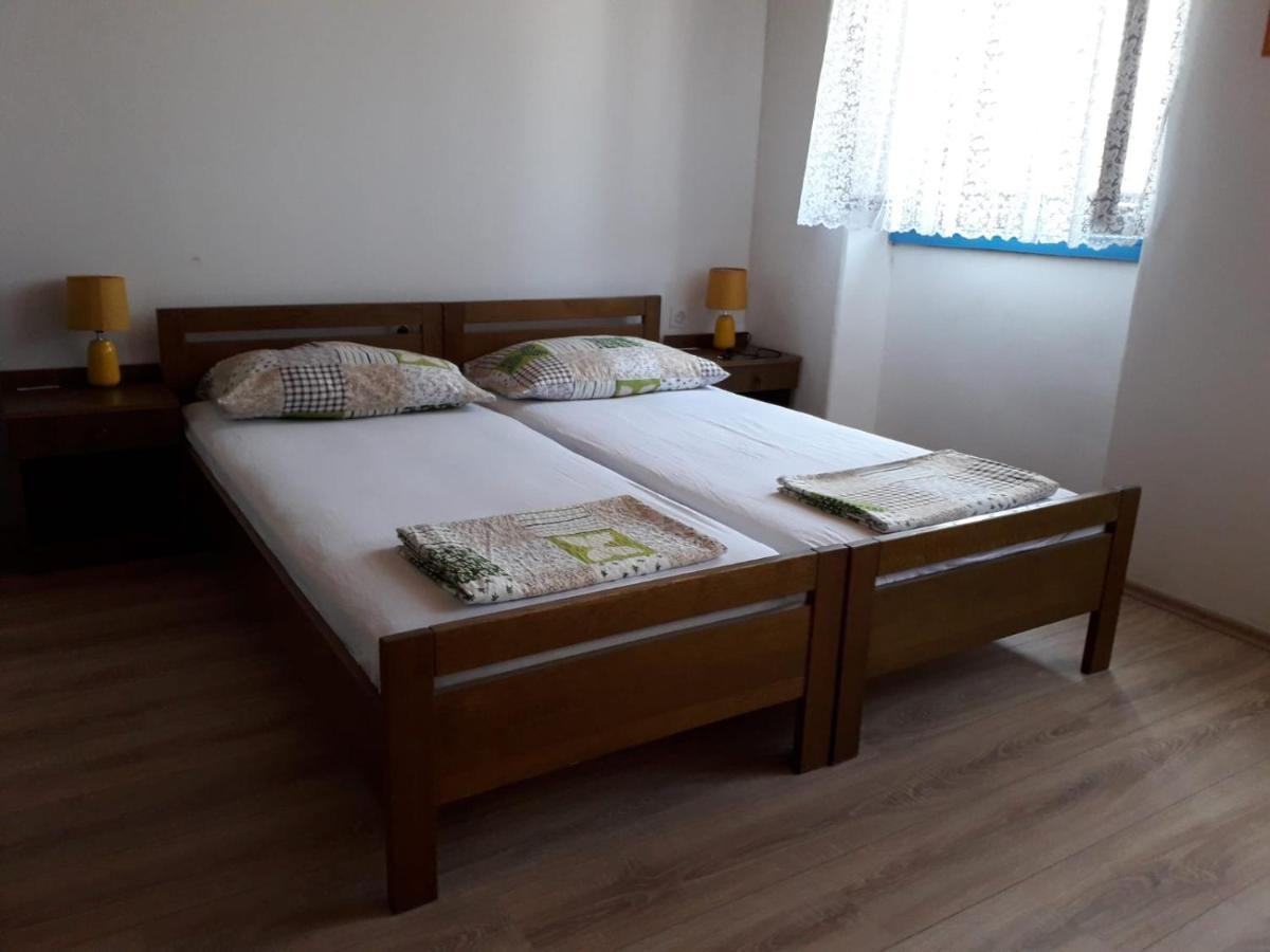 Hostel Flora マリ・ロシニュ 部屋 写真