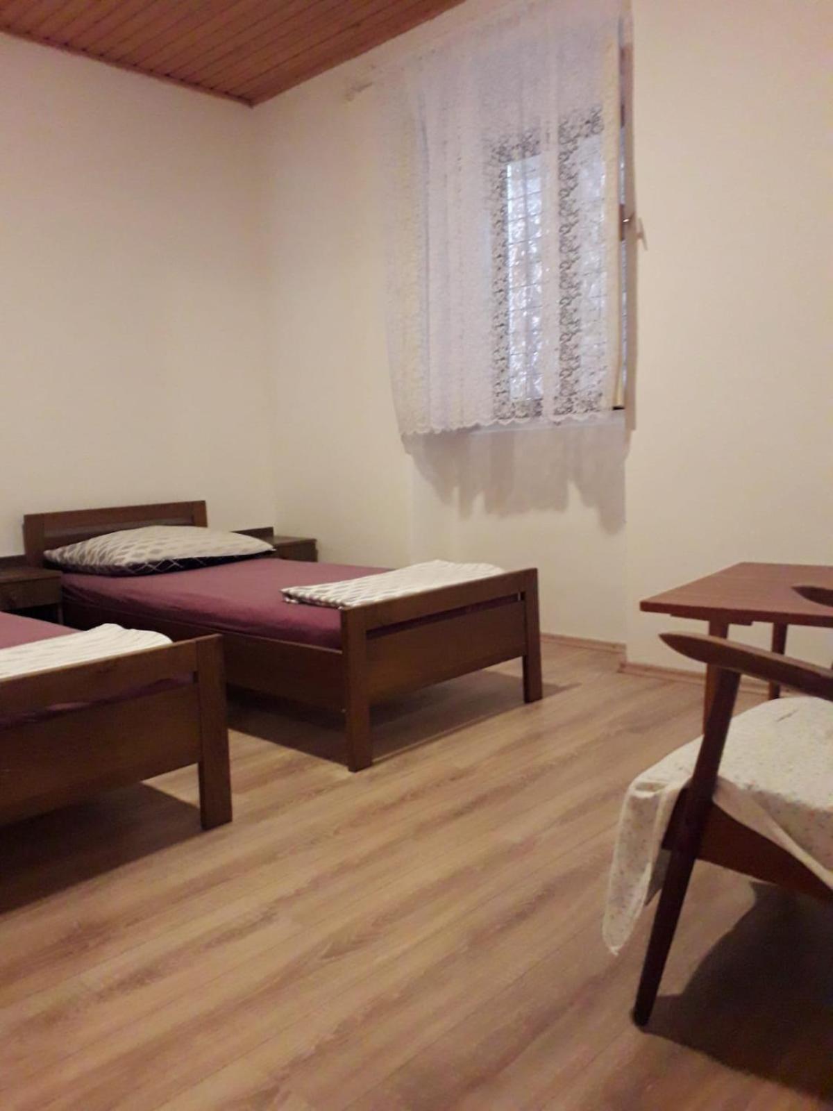 Hostel Flora マリ・ロシニュ 部屋 写真